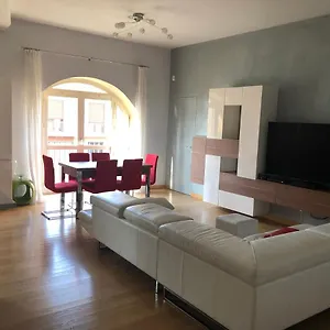 https://il-castello-appartamento-in-zona-residenziale.emilia-romagnahotels.net